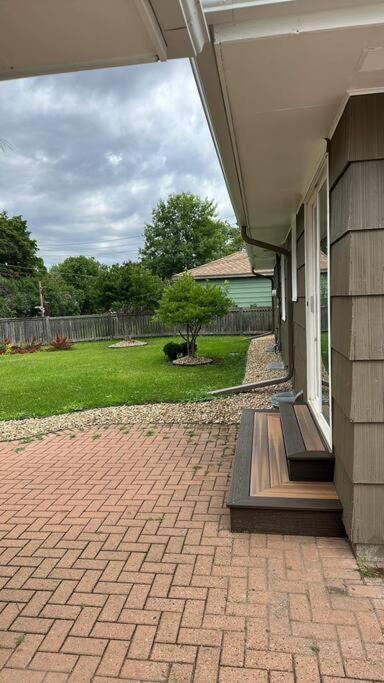 Beautiful Luxury Home Freshly Renovated With Big Yard, Seating & Grill Pad 코타지 그로브 외부 사진