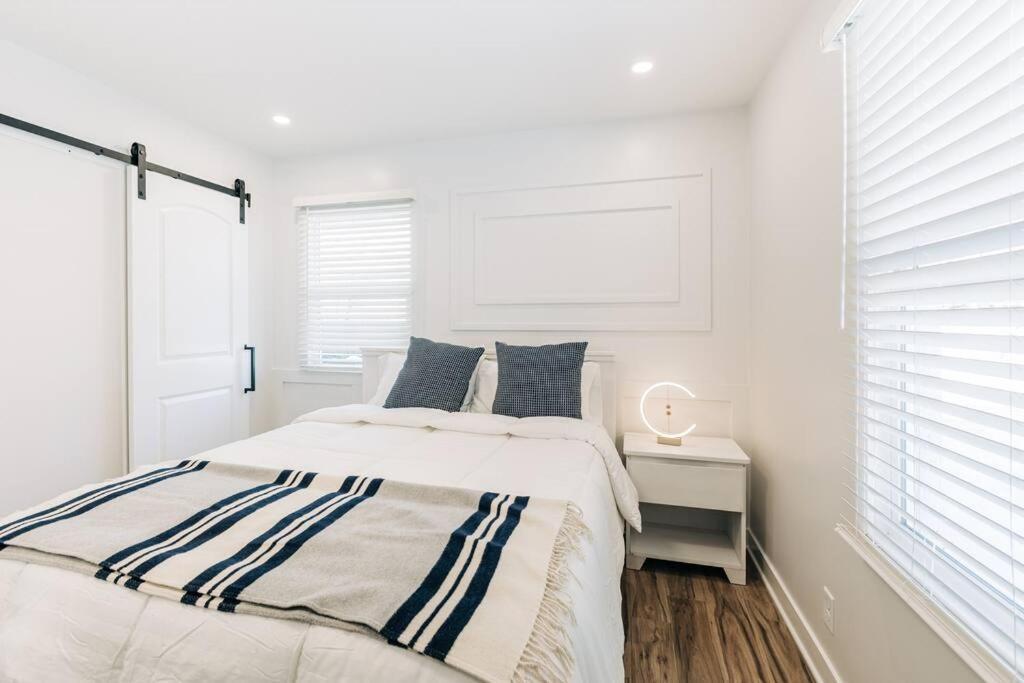 Beautiful Luxury Home Freshly Renovated With Big Yard, Seating & Grill Pad 코타지 그로브 외부 사진