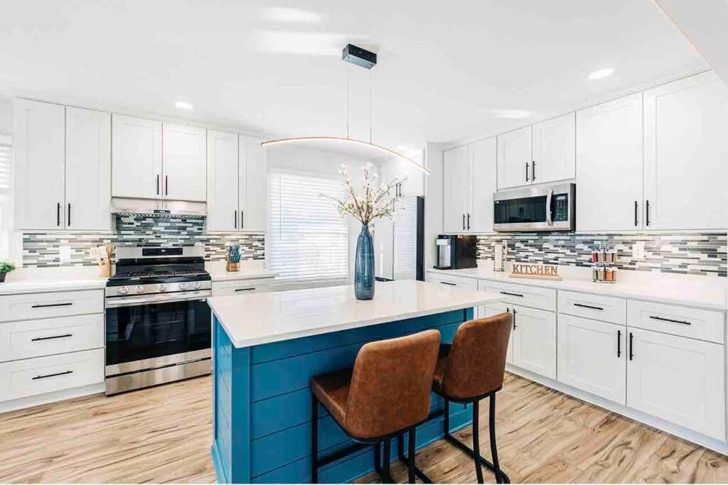Beautiful Luxury Home Freshly Renovated With Big Yard, Seating & Grill Pad 코타지 그로브 외부 사진