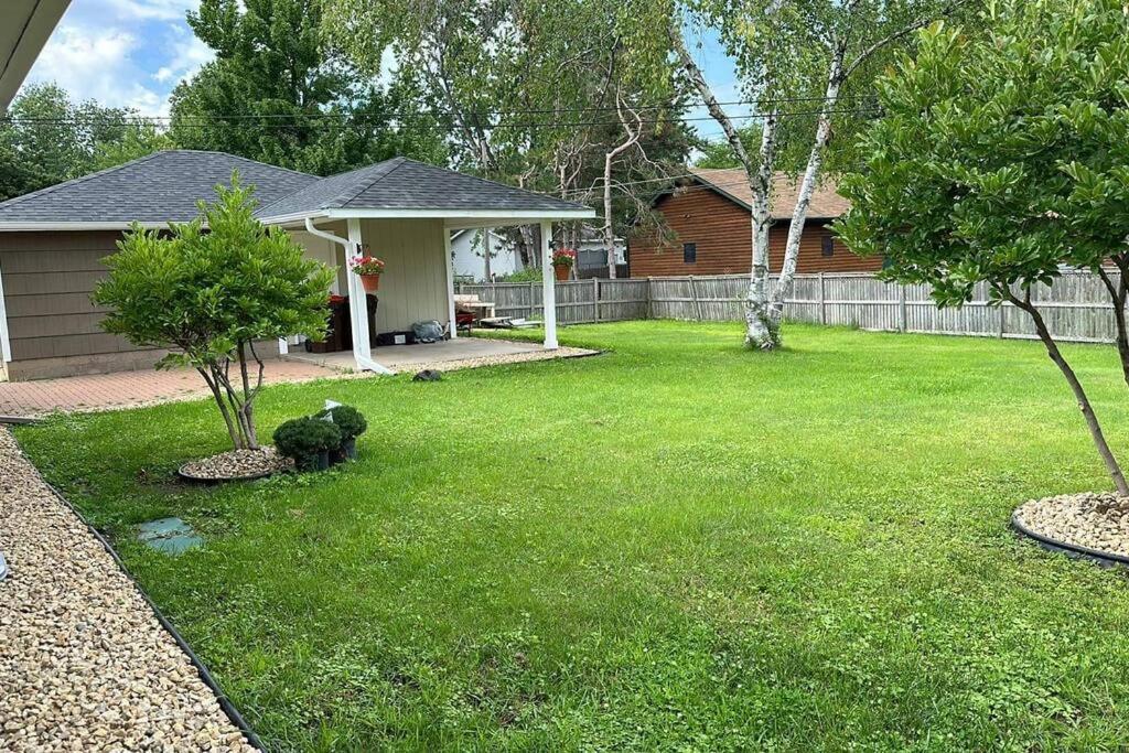 Beautiful Luxury Home Freshly Renovated With Big Yard, Seating & Grill Pad 코타지 그로브 외부 사진