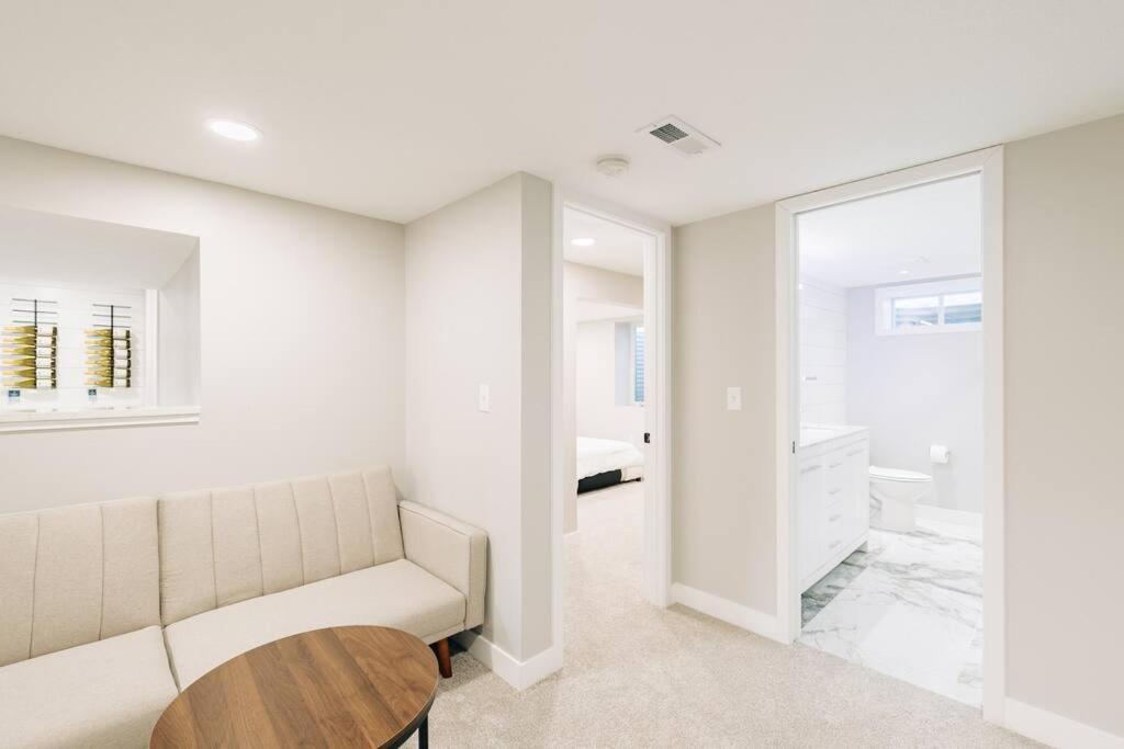 Beautiful Luxury Home Freshly Renovated With Big Yard, Seating & Grill Pad 코타지 그로브 외부 사진