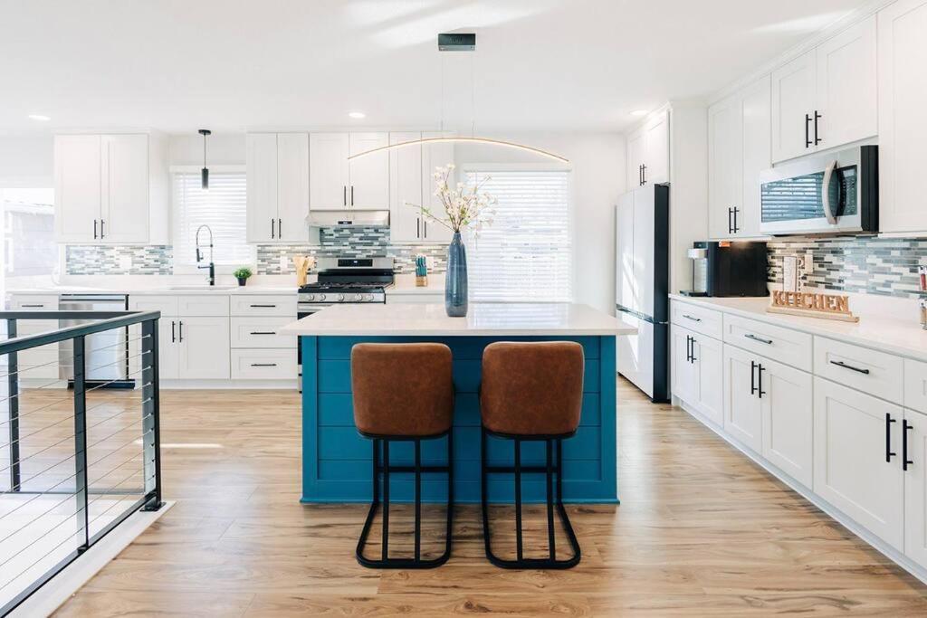 Beautiful Luxury Home Freshly Renovated With Big Yard, Seating & Grill Pad 코타지 그로브 외부 사진