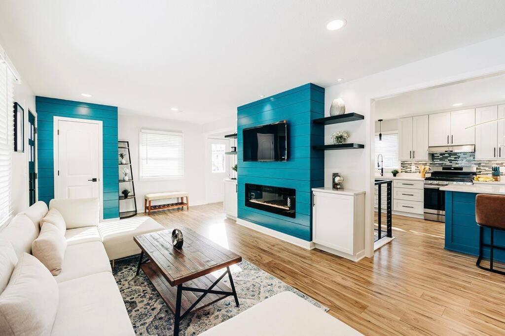 Beautiful Luxury Home Freshly Renovated With Big Yard, Seating & Grill Pad 코타지 그로브 외부 사진